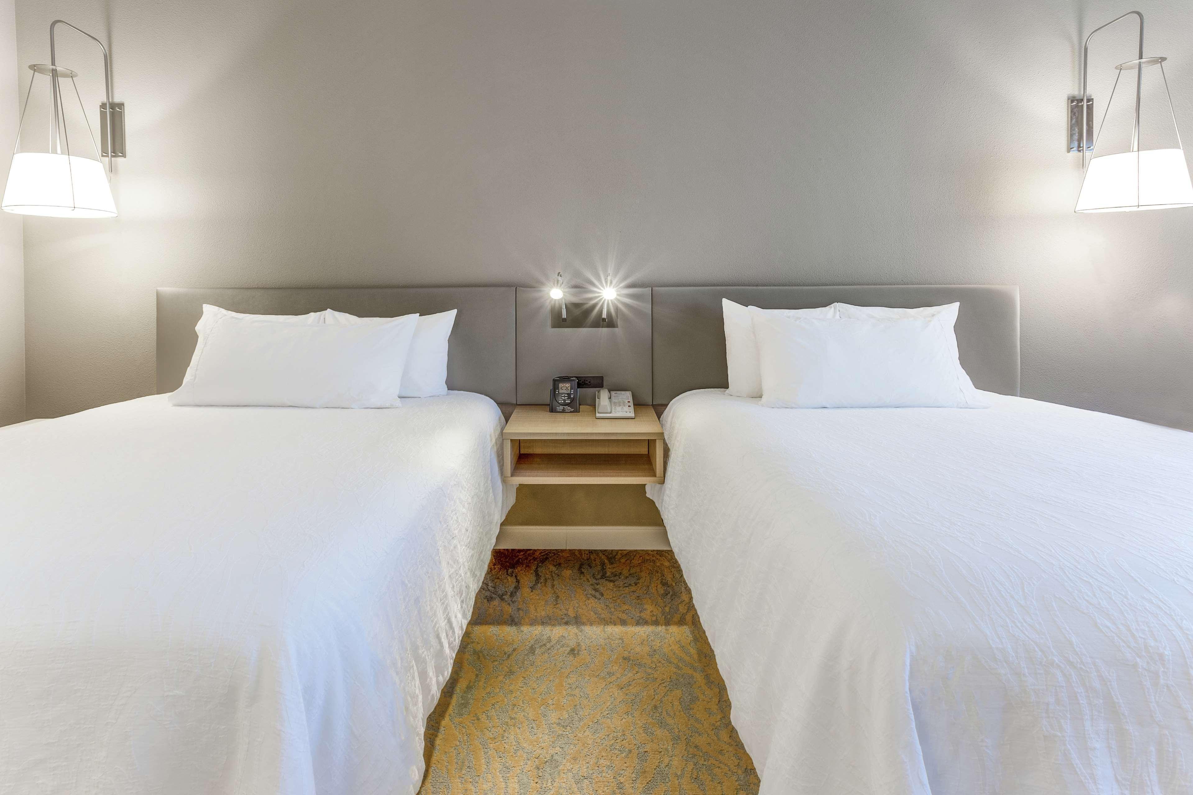 Hilton Garden Inn Saint Charles Εξωτερικό φωτογραφία