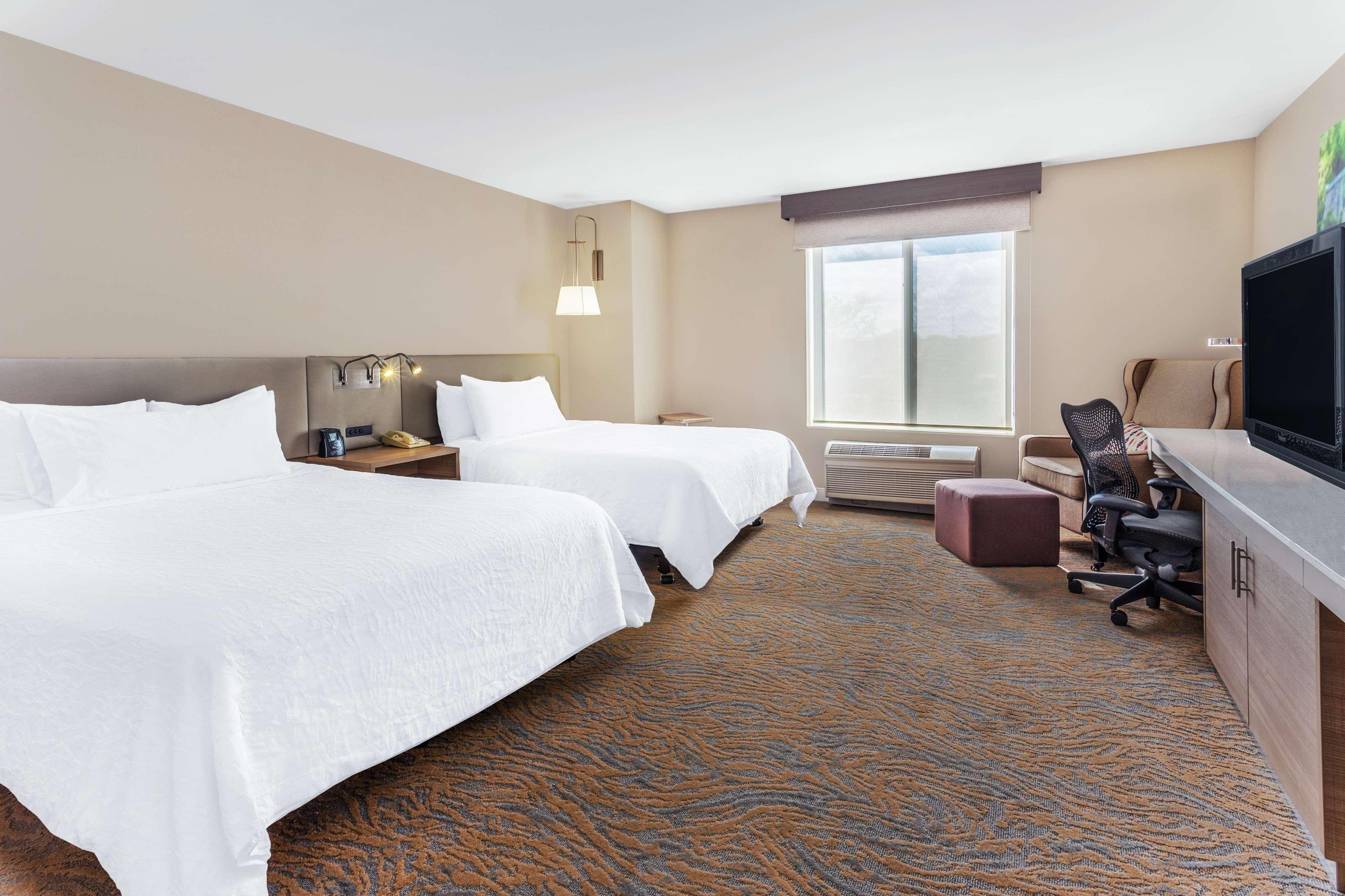 Hilton Garden Inn Saint Charles Εξωτερικό φωτογραφία