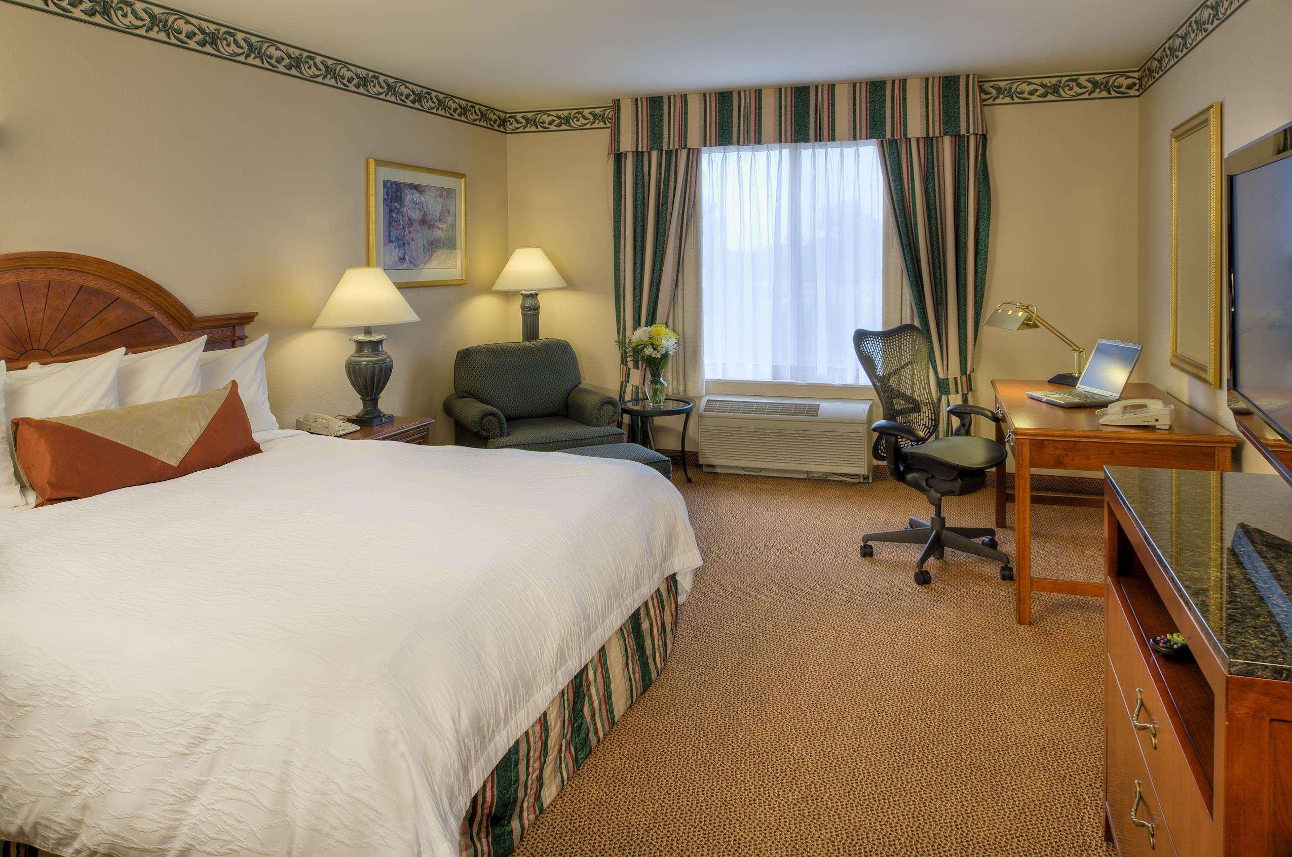 Hilton Garden Inn Saint Charles Εξωτερικό φωτογραφία