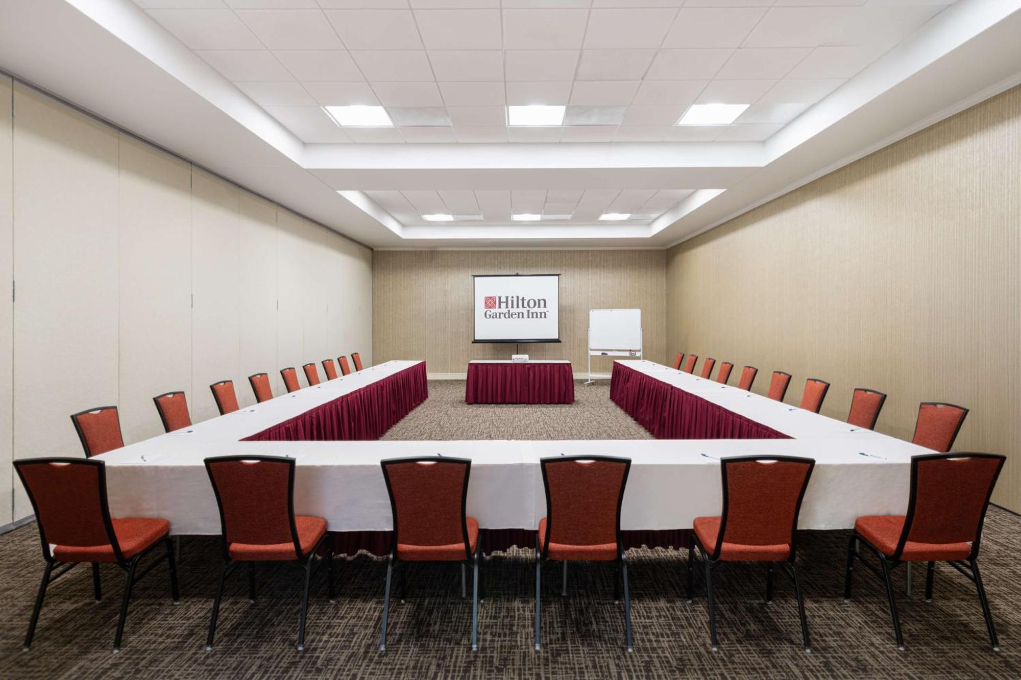 Hilton Garden Inn Saint Charles Εξωτερικό φωτογραφία