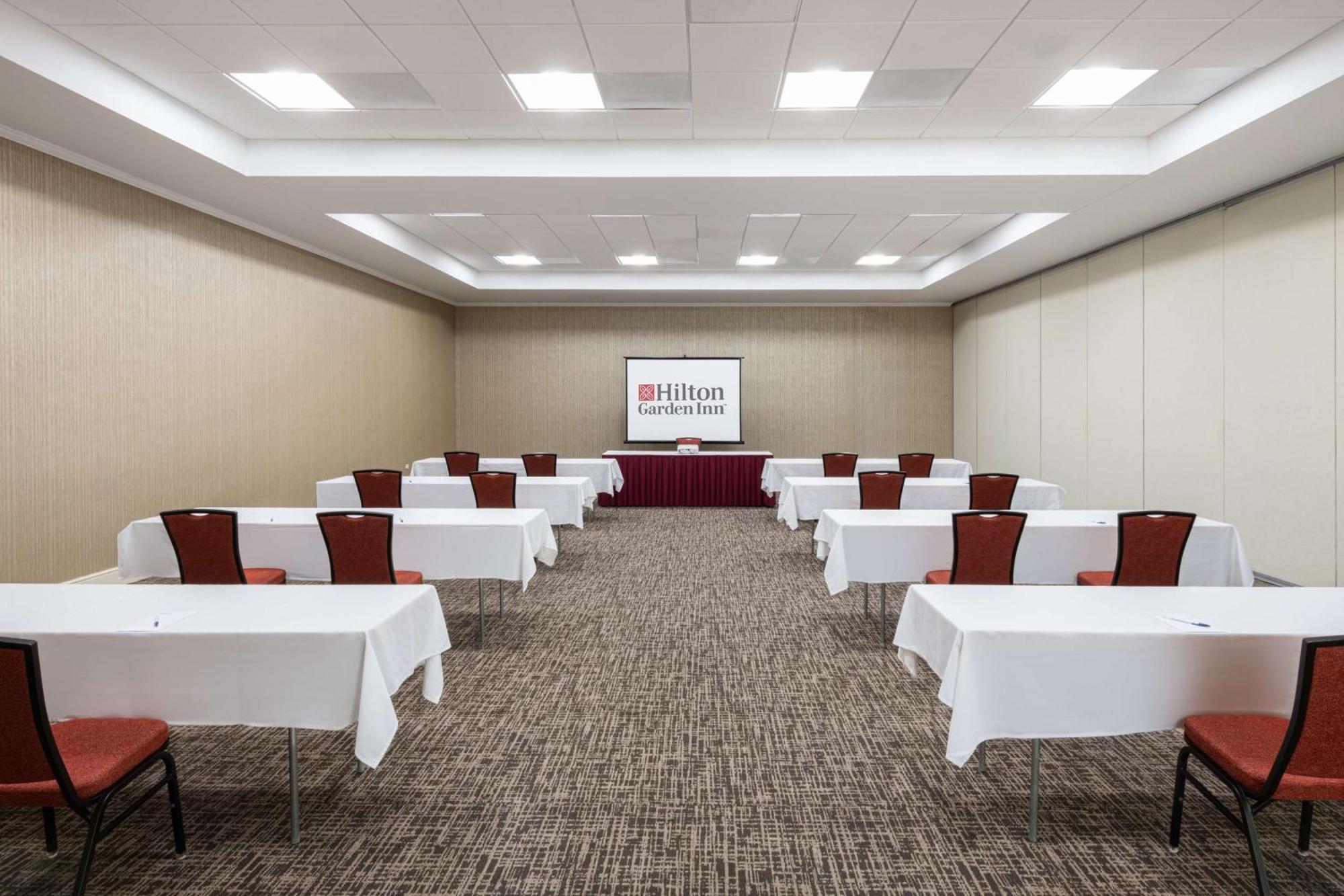 Hilton Garden Inn Saint Charles Εξωτερικό φωτογραφία