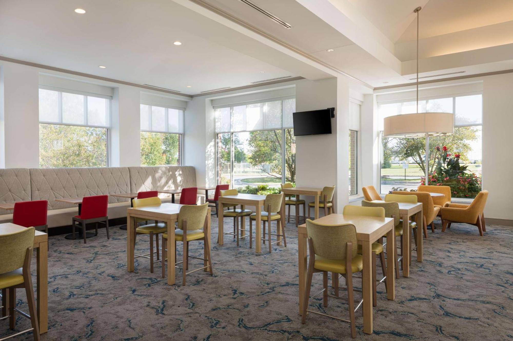 Hilton Garden Inn Saint Charles Εξωτερικό φωτογραφία