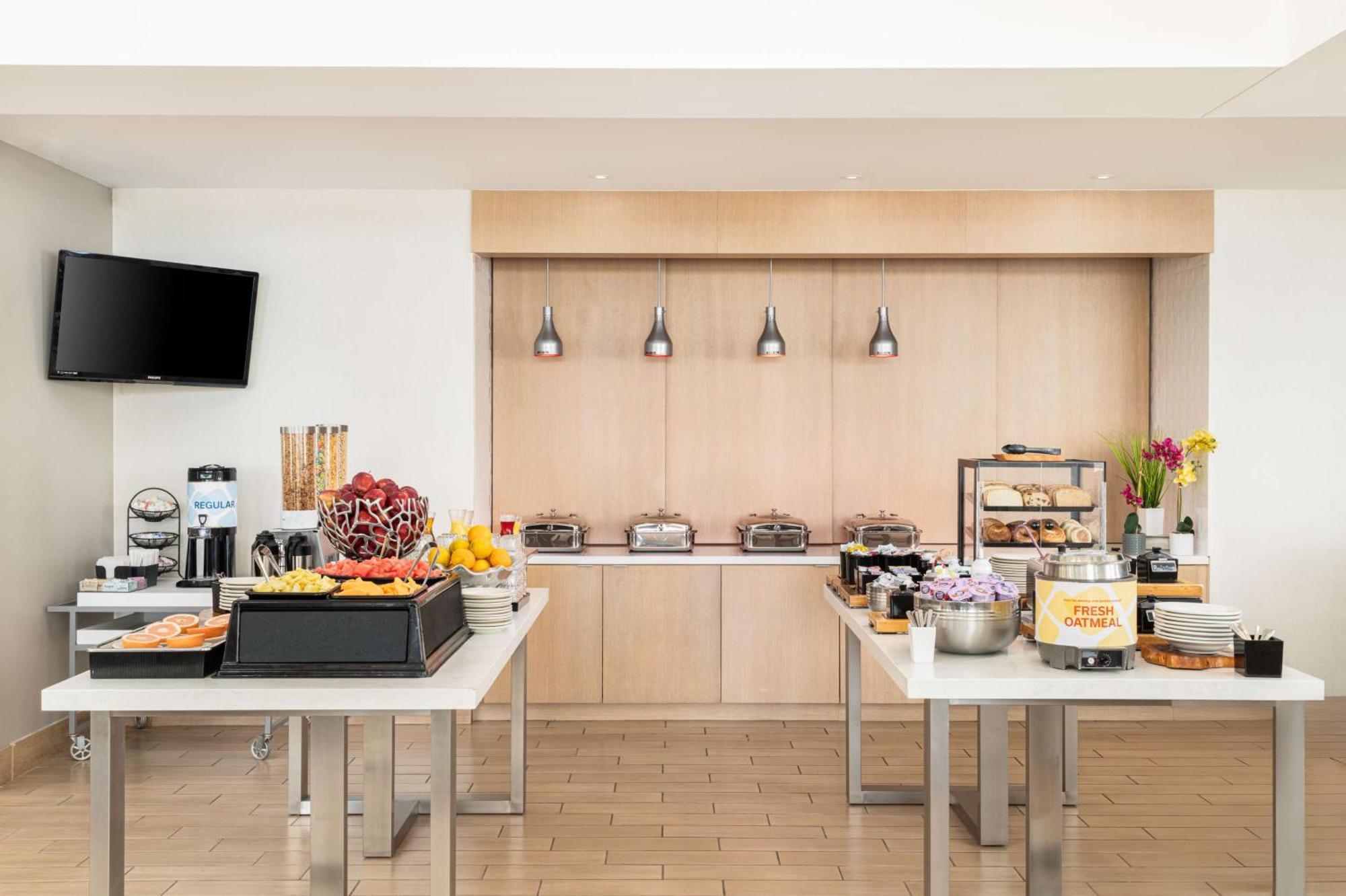 Hilton Garden Inn Saint Charles Εξωτερικό φωτογραφία