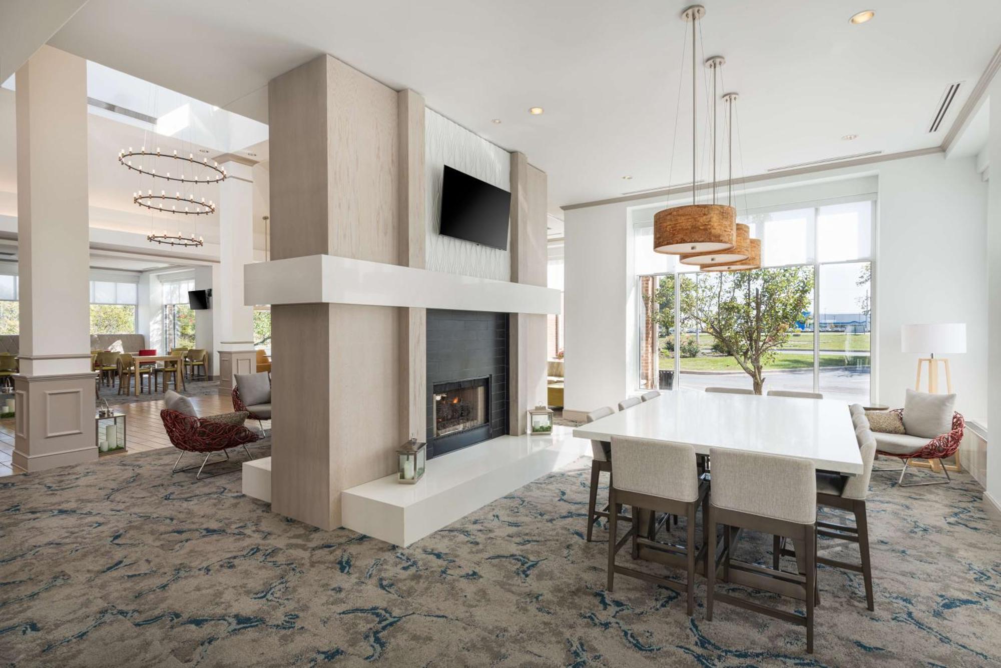 Hilton Garden Inn Saint Charles Εξωτερικό φωτογραφία