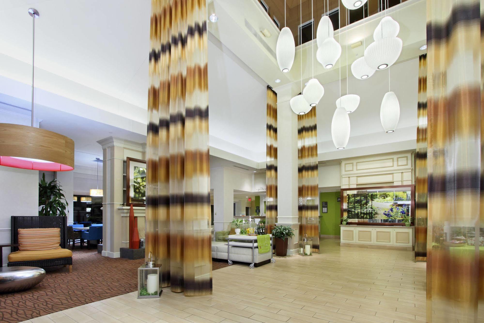 Hilton Garden Inn Saint Charles Εξωτερικό φωτογραφία