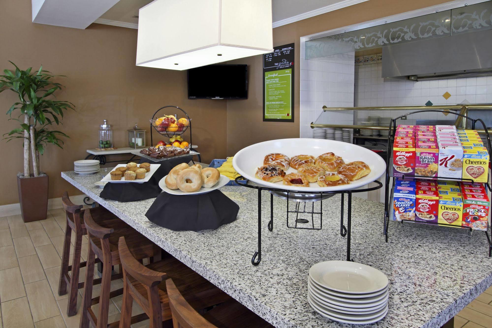 Hilton Garden Inn Saint Charles Εξωτερικό φωτογραφία